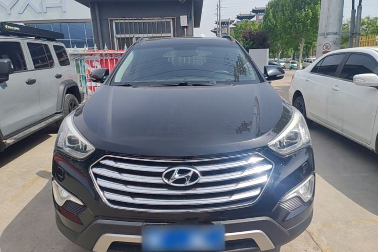 Used Hyundai Grand SantaFe 2013 3.0L 7-seat Four-Wheel-Drive Luxury Edition Front