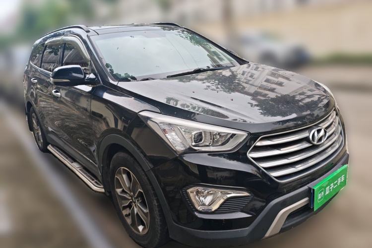 Used Hyundai Grand SantaFe 2013 3.0L 7-Seater Four-Wheel-Drive Comfort Edition Front Right 45 Deg