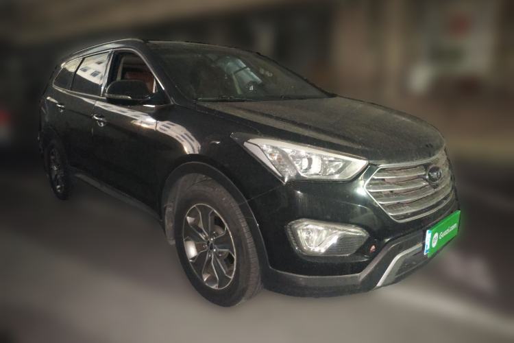 Used Hyundai Grand SantaFe 2013 3.0L 6-seat 4x4 Comfort Edition Front Right 45 Deg