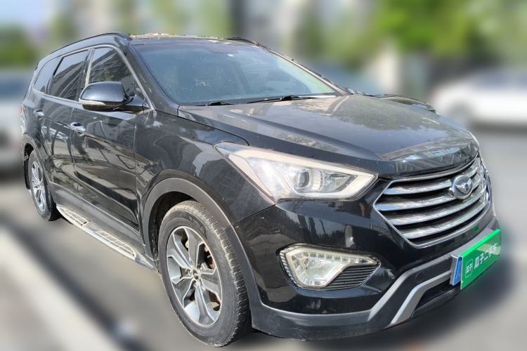 Used Hyundai Grand SantaFe 2013 3.0L 7-Seater Four-Wheel-Drive Comfort Edition Front Right 45 Deg