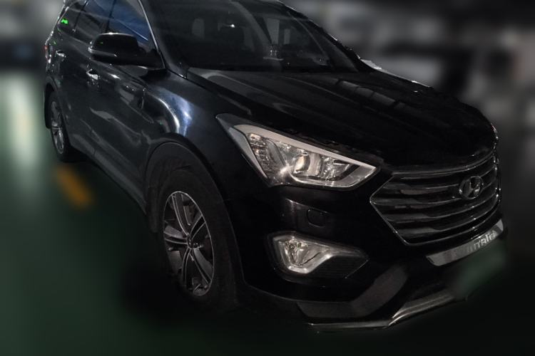 Used Hyundai Grand SantaFe 2013 3.0L 7-seat Four-Wheel-Drive Luxury Edition Front Right 45 Deg