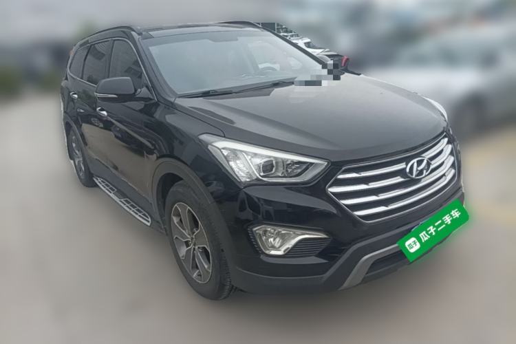 Used Hyundai Grand SantaFe 2013 3.0L 7-Seater Four-Wheel-Drive Comfort Edition Front Right 45 Deg