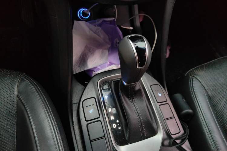 Used Hyundai Grand SantaFe 2013 2.2T 7-Seater Four-Wheel-Drive Comfort Edition Gear Lever