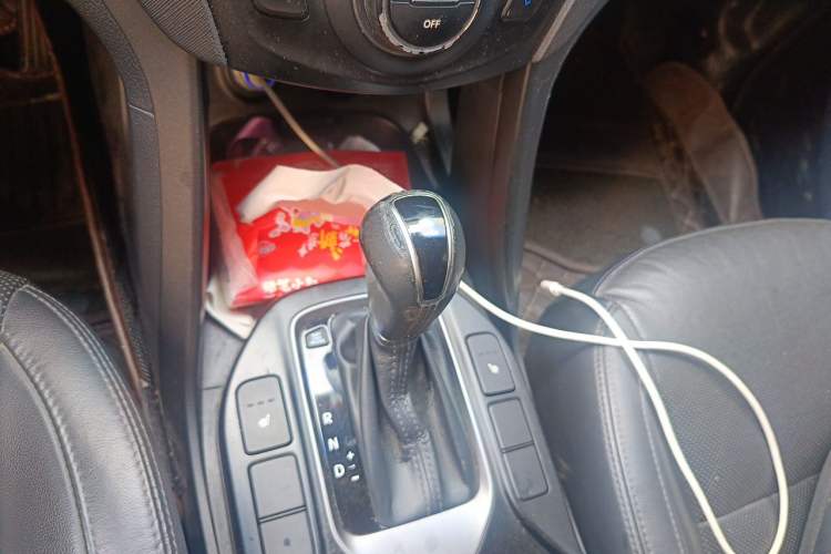 Used Hyundai Grand SantaFe 2013 2.2T 7-Seater Four-Wheel-Drive Comfort Edition Gear Lever