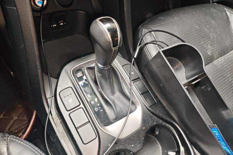 Used Hyundai Grand SantaFe 2013 3.0L 7-Seater Four-Wheel-Drive Comfort Edition Gear Lever