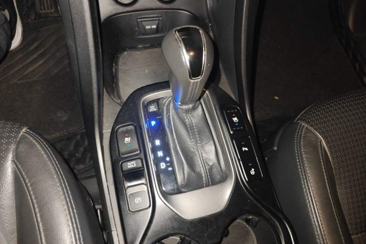 Used Hyundai Grand SantaFe 2013 3.0L 7-Seater 4x4 Flagship Edition Gear Lever