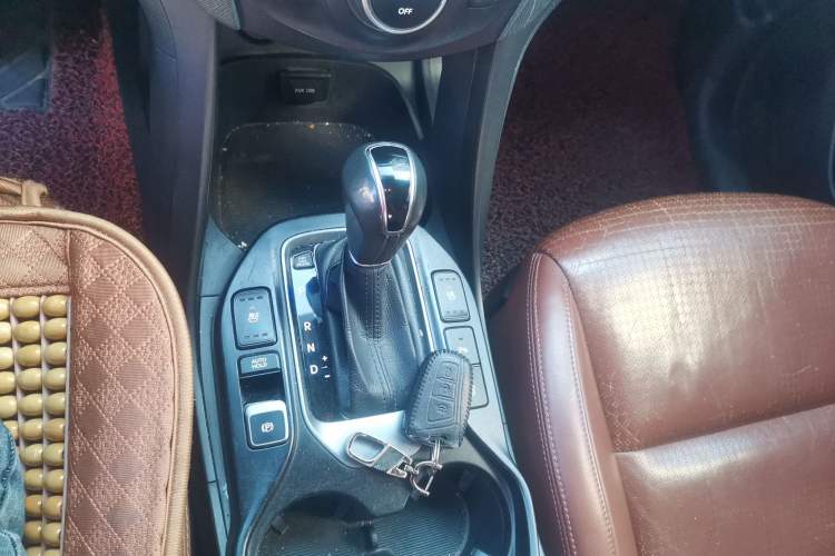 Used Hyundai Grand SantaFe 2013 2.2T 6-Seater Four-Wheel-Drive Flagship Edition Gear Lever