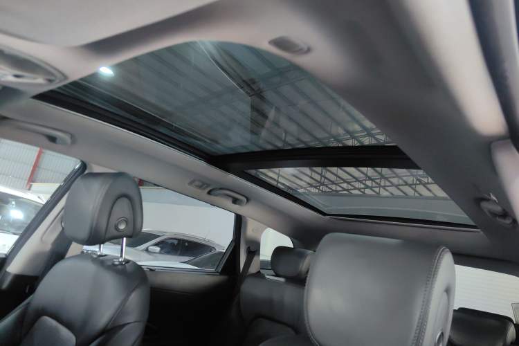 Used Hyundai Grand SantaFe 2013 3.0L 7-seat Four-Wheel-Drive Luxury Edition Headliner