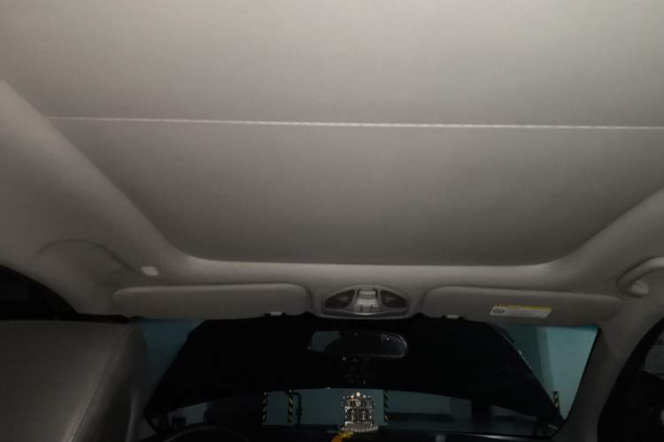 Used Hyundai Grand SantaFe 2013 3.0L 7-seat Four-Wheel-Drive Luxury Edition Headliner