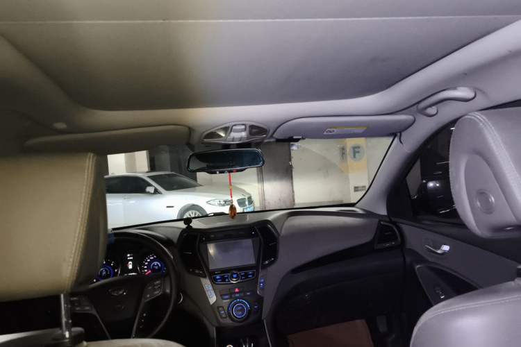 Used Hyundai Grand SantaFe 2013 2.2T 6-Seater Four-Wheel Drive Comfort Edition Headliner