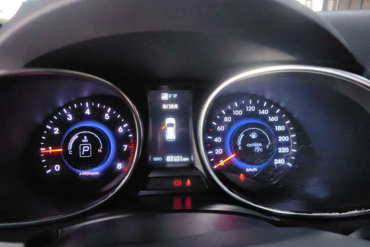 Used Hyundai Grand SantaFe 2013 3.0L 7-seat Four-Wheel-Drive Luxury Edition Instrument Cluster