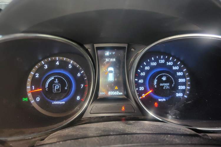 Used Hyundai Grand SantaFe 2013 3.0L 7-seat Four-Wheel-Drive Luxury Edition Instrument Cluster