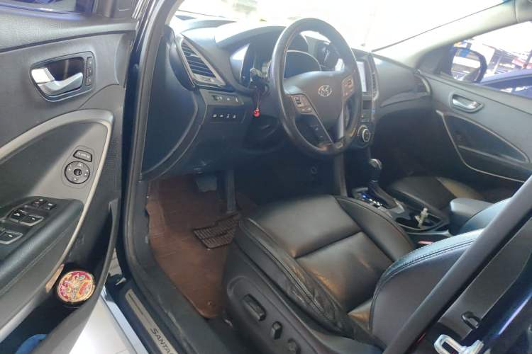 Used Hyundai Grand SantaFe 2013 3.0L 6-seat Four-Wheel-Drive Flagship Edition Interior 3