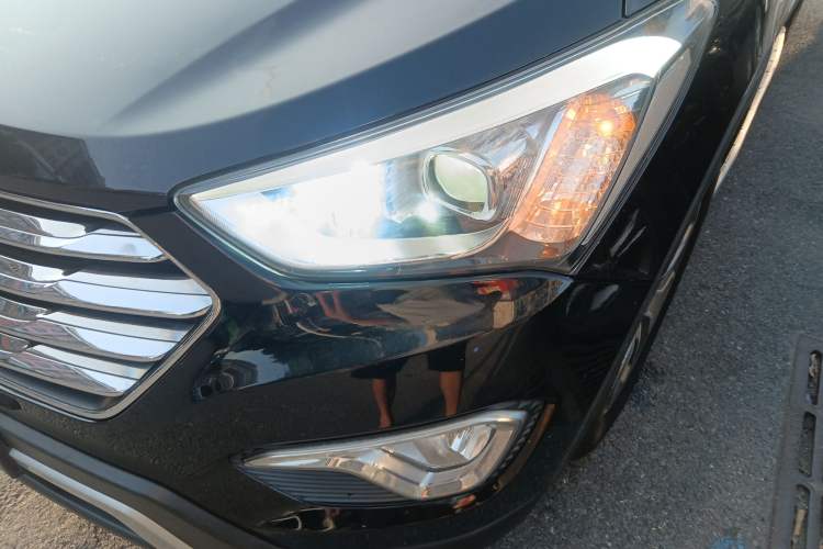 Used Hyundai Grand SantaFe 2013 2.2T 7-Seater Four-Wheel-Drive Comfort Edition Left Front Headlight