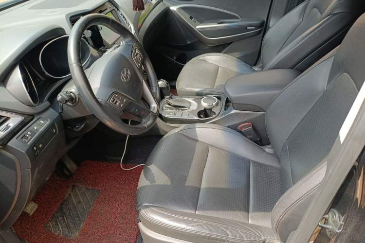 Used Hyundai Grand SantaFe 2013 3.0L 6-seat 4x4 Comfort Edition Left Front Seat