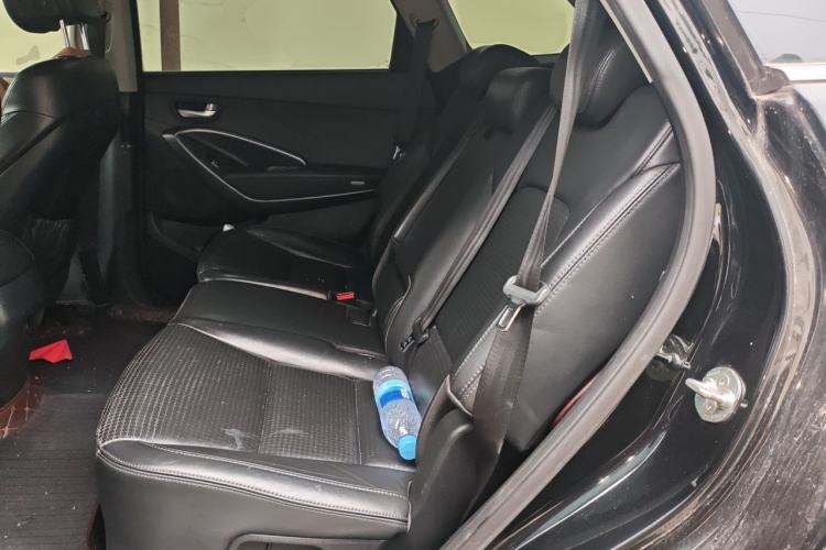 Used Hyundai Grand SantaFe 2013 3.0L 7-Seater Four-Wheel-Drive Comfort Edition Left Rear Seat