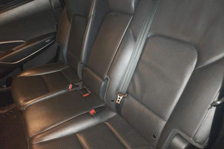 Used Hyundai Grand SantaFe 2013 3.0L 7-Seater 4x4 Flagship Edition Left Rear Seat