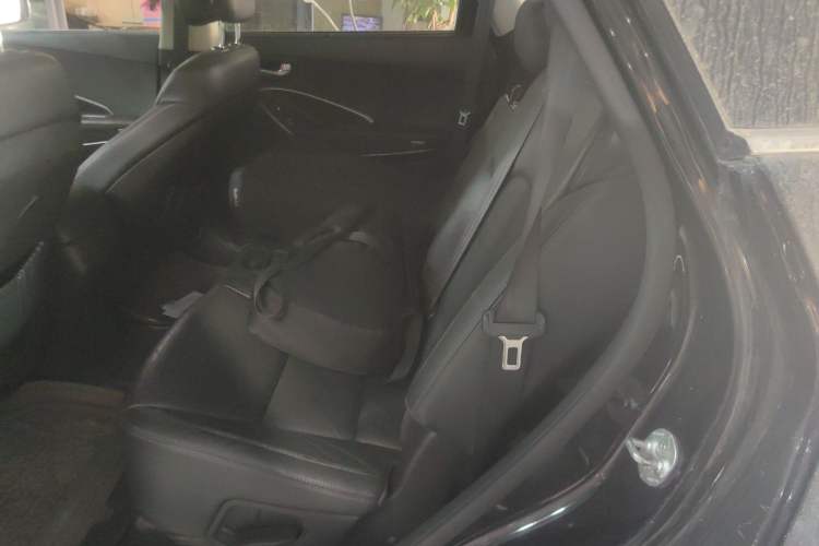 Used Hyundai Grand SantaFe 2013 3.0L 7-seat Four-Wheel-Drive Luxury Edition Left Rear Seat