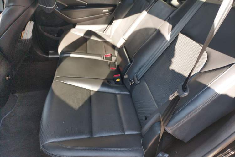Used Hyundai Grand SantaFe 2013 3.0L 7-Seater Four-Wheel-Drive Comfort Edition Left Rear Seat