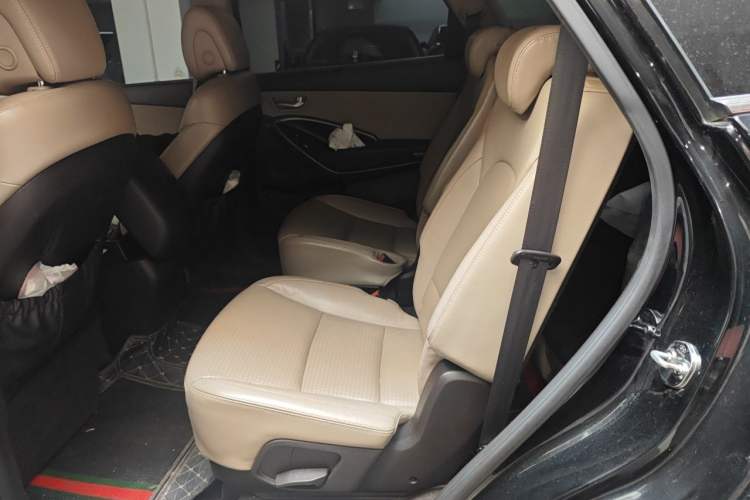 Used Hyundai Grand SantaFe 2013 3.0L 6-Seater Four-Wheel Drive Luxury Edition Left Rear Seat
