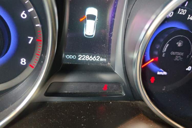 Used Hyundai Grand SantaFe 2013 3.0L 7-Seater 4x4 Flagship Edition Odometer Close Up