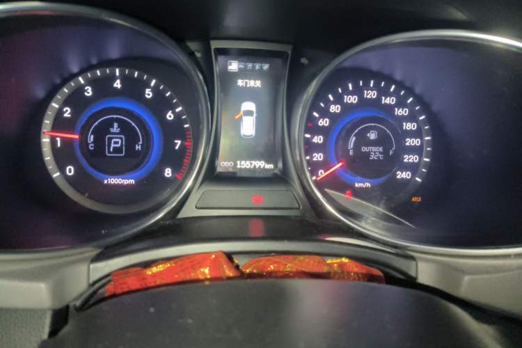 Used Hyundai Grand SantaFe 2013 3.0L 6-seat Four-Wheel-Drive Flagship Edition Odometer Close Up
