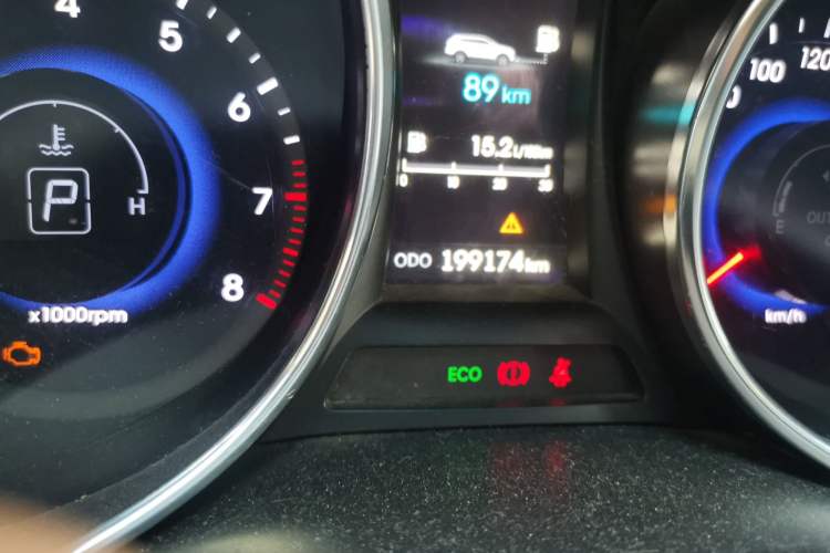 Used Hyundai Grand SantaFe 2013 3.0L 7-seat Four-Wheel-Drive Luxury Edition Odometer Close Up