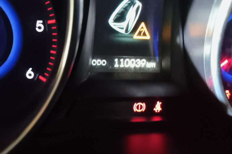 Used Hyundai Grand SantaFe 2013 2.2T 6-Seater Four-Wheel Drive Comfort Edition Odometer Close Up