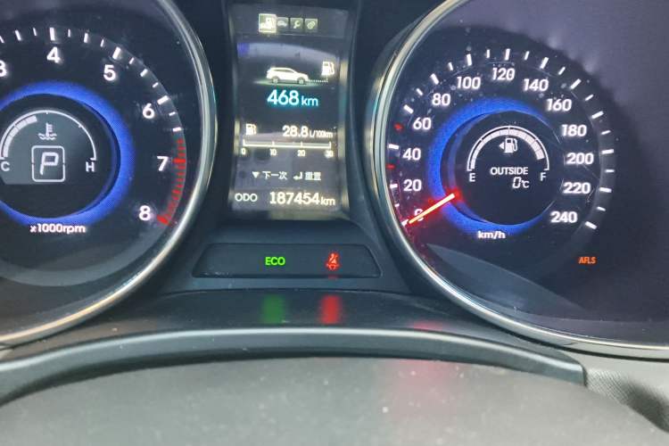 Used Hyundai Grand SantaFe 2013 3.0L 7-Seater 4x4 Flagship Edition Odometer Close Up