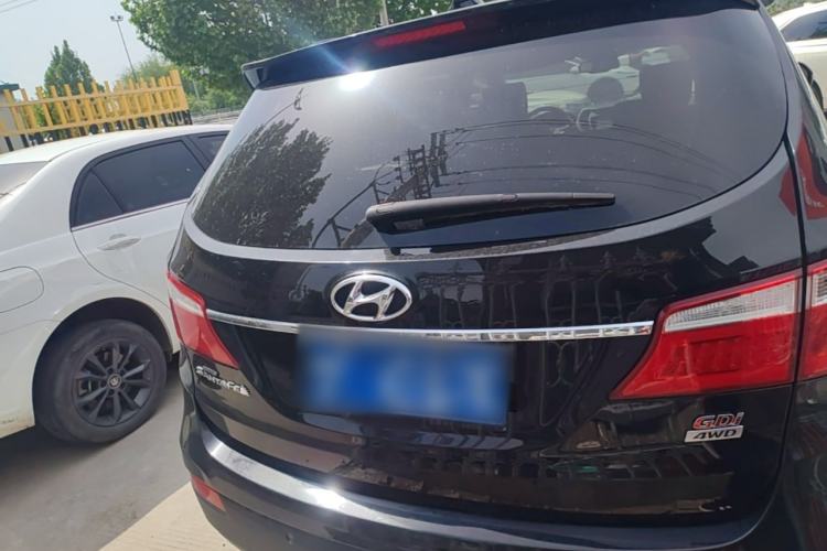Used Hyundai Grand SantaFe 2013 3.0L 7-seat Four-Wheel-Drive Luxury Edition Rear