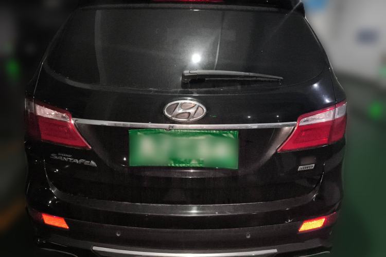 Used Hyundai Grand SantaFe 2013 3.0L 7-seat Four-Wheel-Drive Luxury Edition Rear