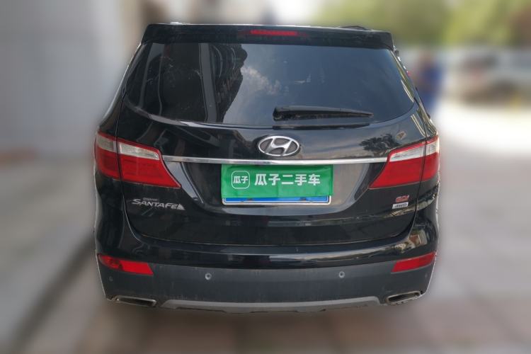 Used Hyundai Grand SantaFe 2013 3.0L 7-seat Four-Wheel-Drive Luxury Edition Rear