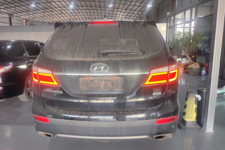Used Hyundai Grand SantaFe 2013 3.0L 7-seat Four-Wheel-Drive Luxury Edition Rear