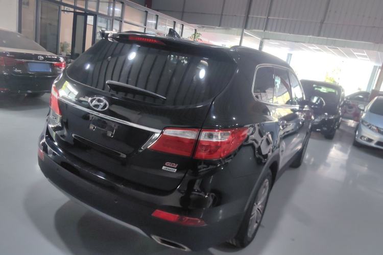 Used Hyundai Grand SantaFe 2013 3.0L 7-seat Four-Wheel-Drive Luxury Edition Rear Right 45 Deg