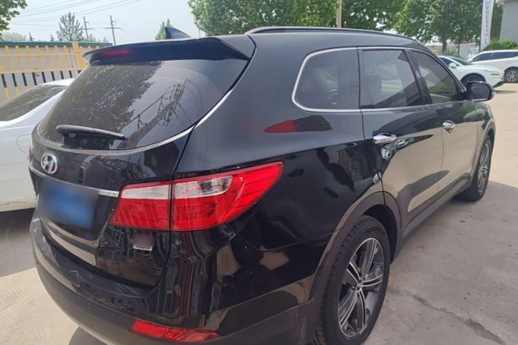 Used Hyundai Grand SantaFe 2013 3.0L 7-seat Four-Wheel-Drive Luxury Edition Rear Right 45 Deg