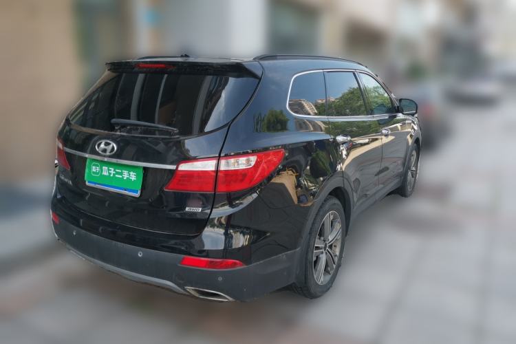 Used Hyundai Grand SantaFe 2013 3.0L 7-seat Four-Wheel-Drive Luxury Edition Rear Right 45 Deg