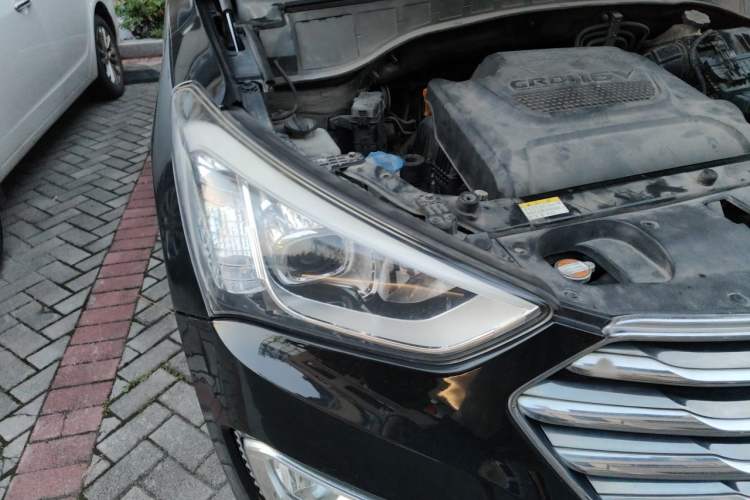 Used Hyundai Grand SantaFe 2013 2.2T 7-Seater Four-Wheel-Drive Comfort Edition Right Front Headlight
