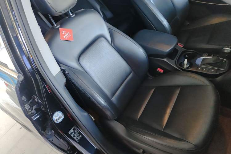 Used Hyundai Grand SantaFe 2013 3.0L 6-seat Four-Wheel-Drive Flagship Edition Right Front Seat