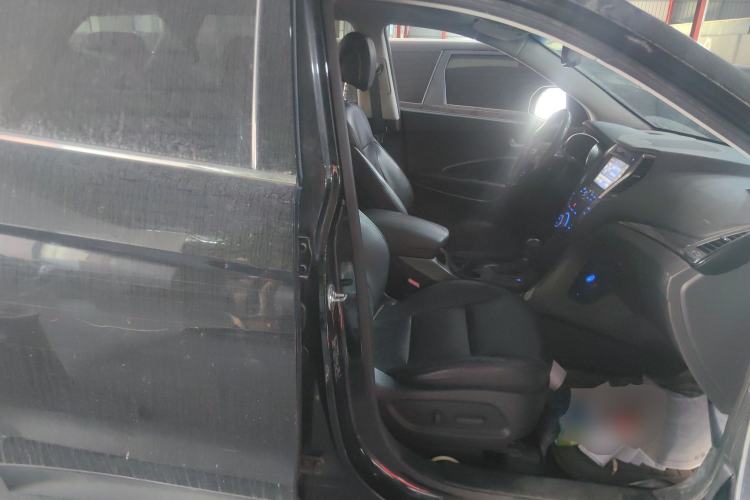 Used Hyundai Grand SantaFe 2013 3.0L 7-seat Four-Wheel-Drive Luxury Edition Right Front Seat