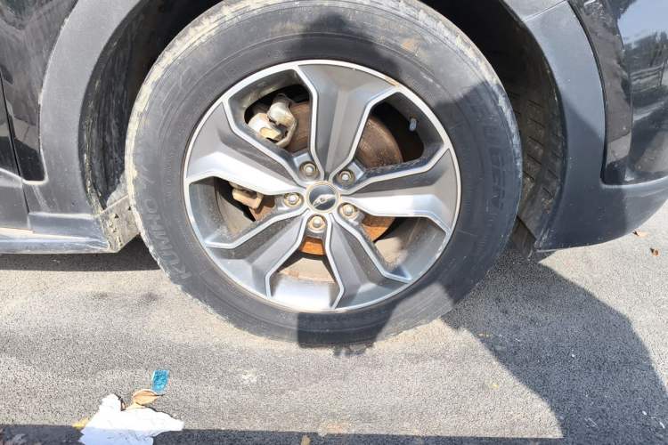 Used Hyundai Grand SantaFe 2013 3.0L 7-Seater Four-Wheel-Drive Comfort Edition Right Front Wheel Hub