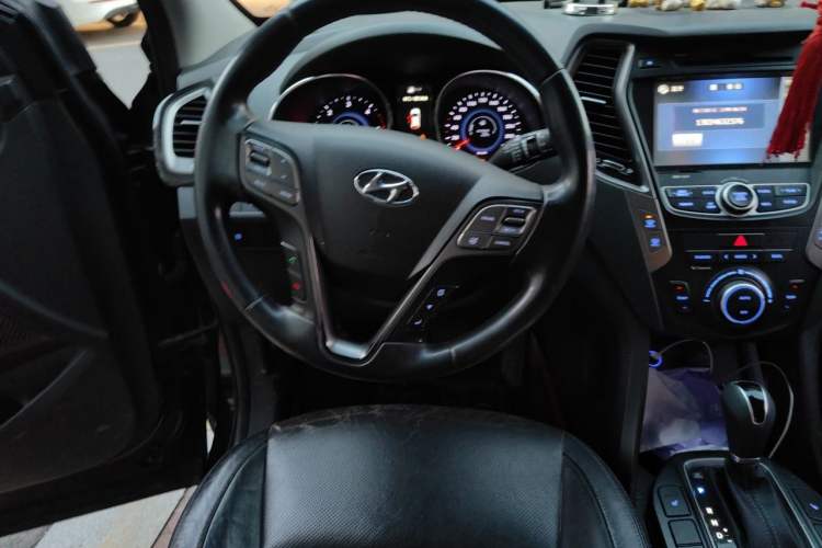 Used Hyundai Grand SantaFe 2013 2.2T 7-Seater Four-Wheel-Drive Comfort Edition Steering Wheel