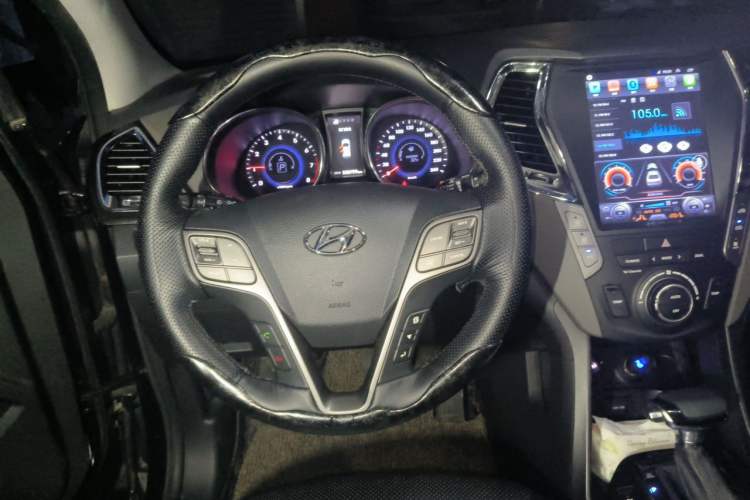 Used Hyundai Grand SantaFe 2013 3.0L 6-seat Four-Wheel-Drive Flagship Edition Steering Wheel