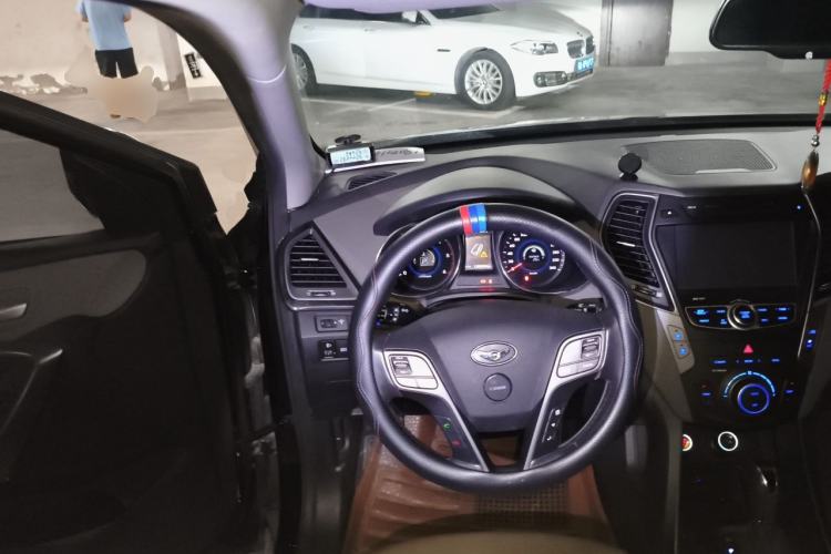 Used Hyundai Grand SantaFe 2013 2.2T 6-Seater Four-Wheel Drive Comfort Edition Steering Wheel