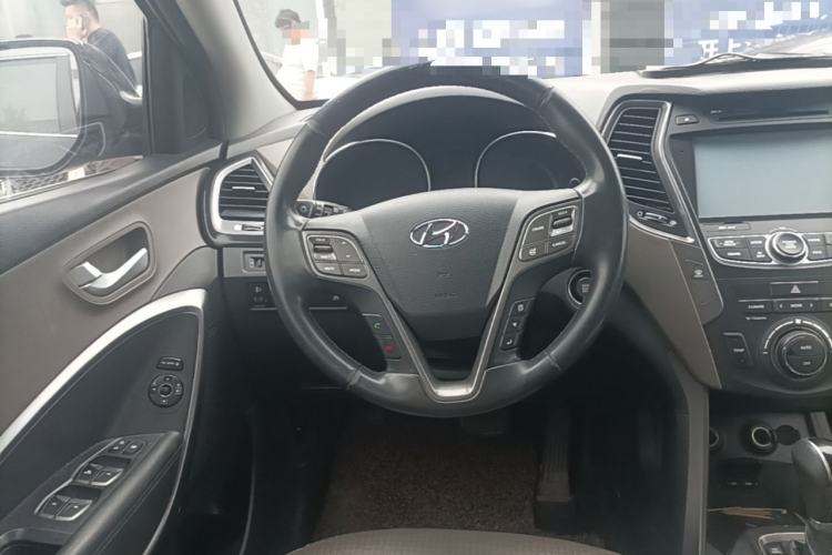 Used Hyundai Grand SantaFe 2013 3.0L 7-Seater Four-Wheel-Drive Comfort Edition Steering Wheel