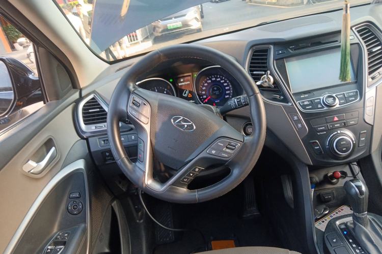 Used Hyundai Grand SantaFe 2013 2.2T 7-Seater Four-Wheel-Drive Comfort Edition Steering Wheel