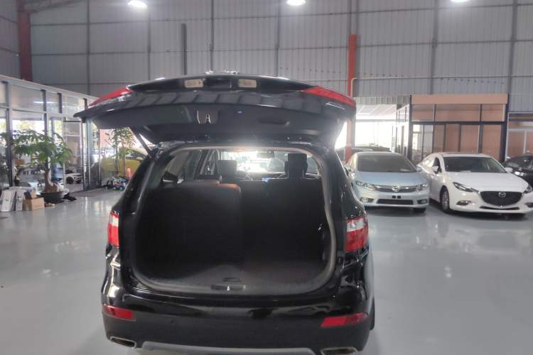 Used Hyundai Grand SantaFe 2013 3.0L 7-seat Four-Wheel-Drive Luxury Edition Trunk