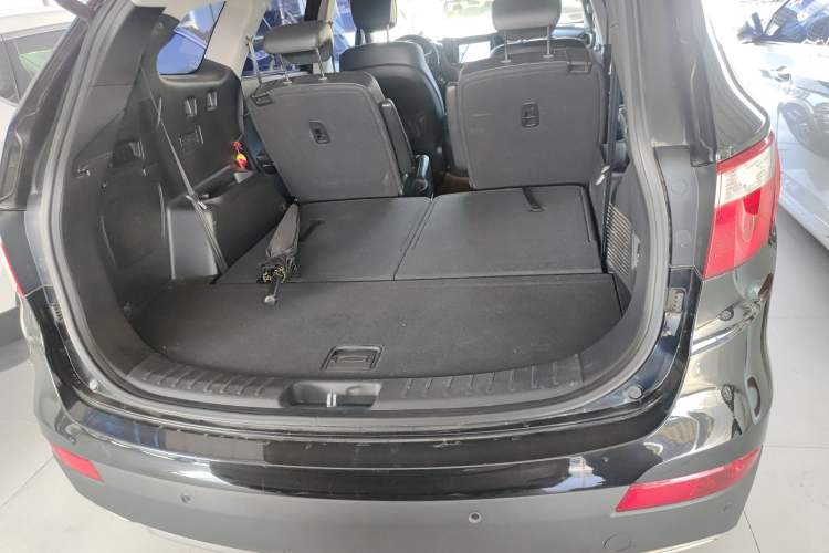 Used Hyundai Grand SantaFe 2013 3.0L 6-seat Four-Wheel-Drive Flagship Edition Trunk