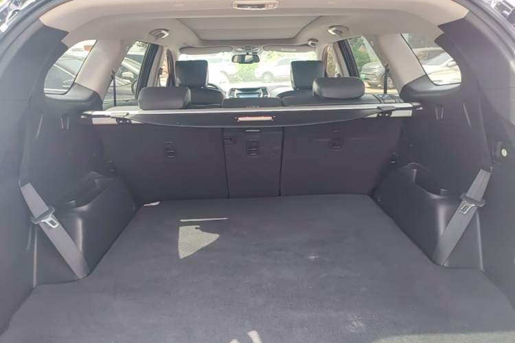 Used Hyundai Grand SantaFe 2013 3.0L 7-seat Four-Wheel-Drive Luxury Edition Trunk