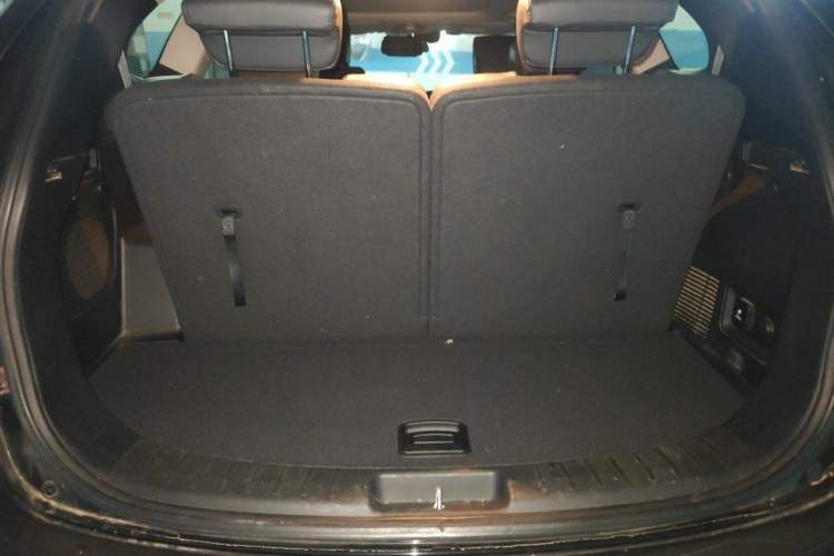 Used Hyundai Grand SantaFe 2013 3.0L 7-Seater 4x4 Flagship Edition Trunk