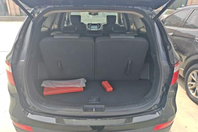 Used Hyundai Grand SantaFe 2013 2.2T 7-Seater Four-Wheel-Drive Comfort Edition Trunk